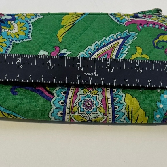 Vera Bradley green quilted wallet - Picture 4 of 8